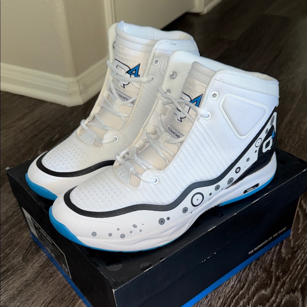 Q4 basketball shoes